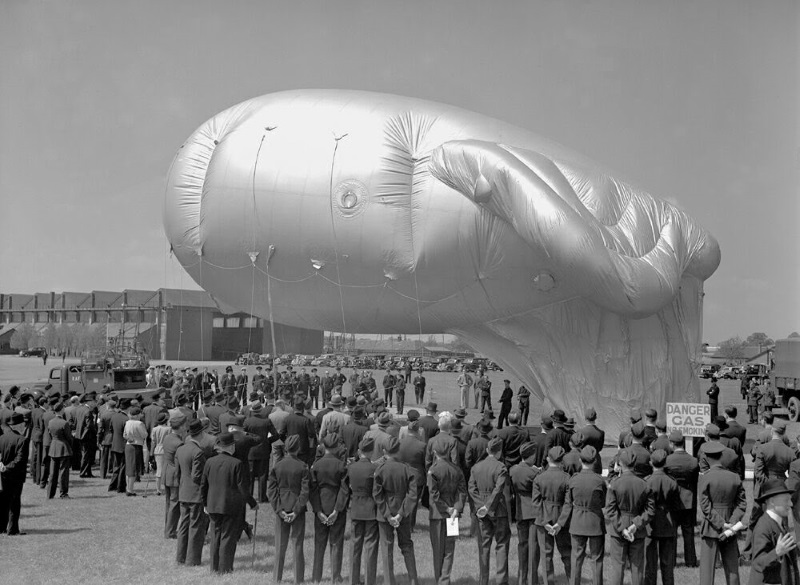 barrage balloon