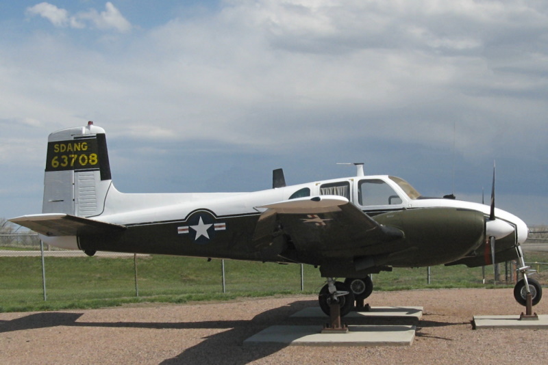 Beech L-23 / U-8 Seminole
