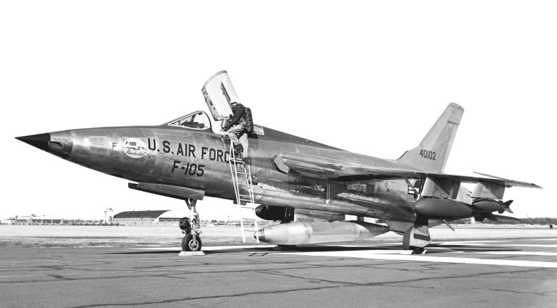 F-105 F105 THUD THUNDERCHIEF 100 MISSIONS NORTH VIETNAM REPUBLIC PATCH 