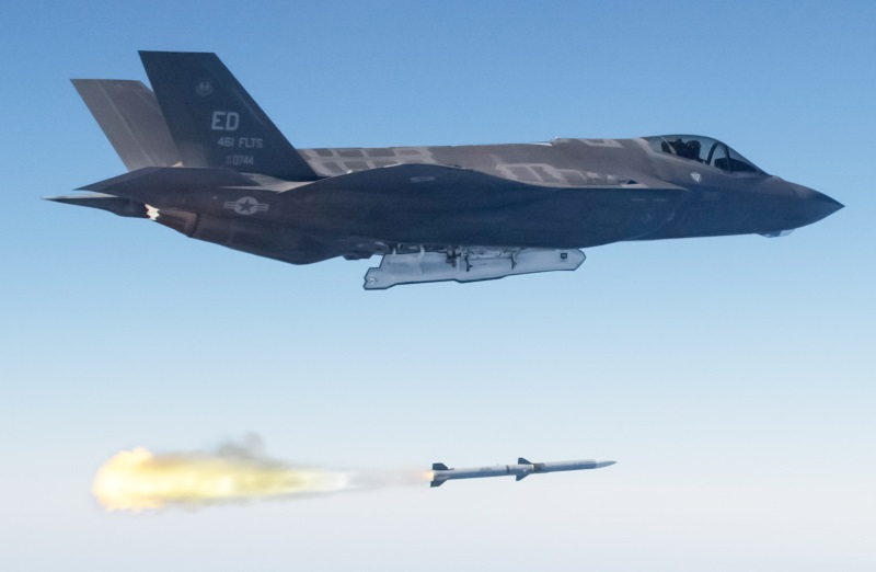 AMRAAM launch from F-35