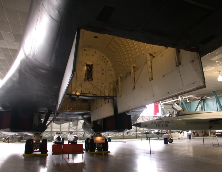 B-1 weapons bay