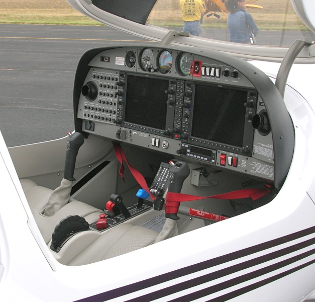 DA40 Garmin G1000 glass cockpit